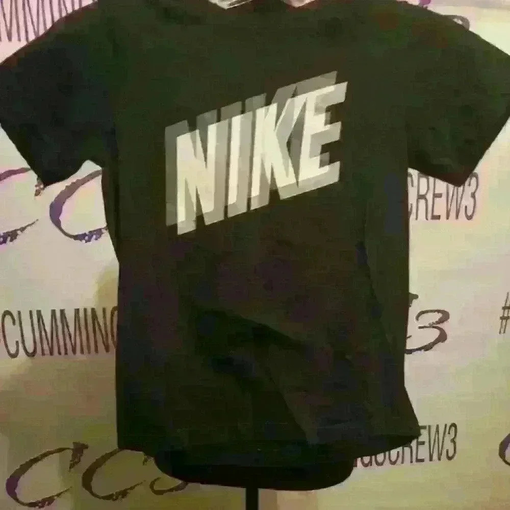Nike Graphic Tee Boys Size Small Short Sleeve T-shirt - Picture 2 of 4